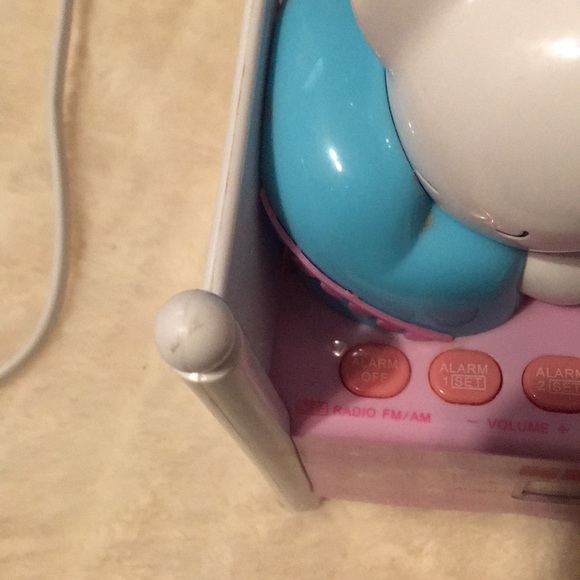 Hello Kitty Clock Radio - Picture 2 of 4